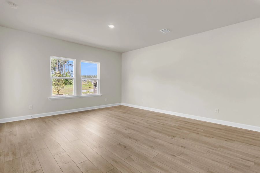 Similar Palmetto floorplan with Serene Collection. Features and finishes vary.