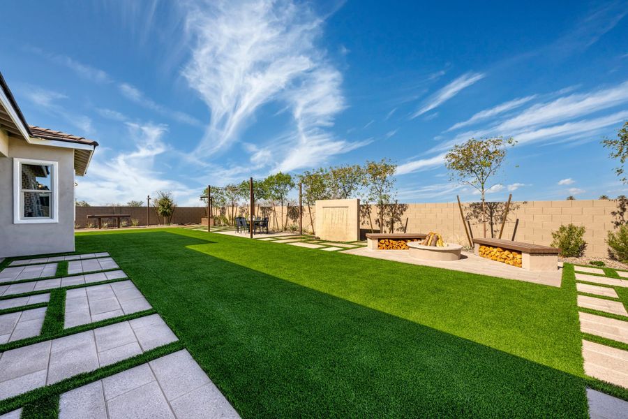 Representative exterior details of a home built from the Cholla Plan 5541 by Tri Pointe Homes in Whispering Hills, Laveen (Image 3).