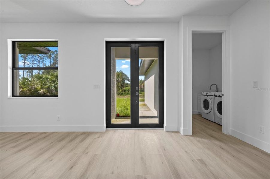 Spacious, unfurnished interior of a new home in , Port Charlotte (Image 28).