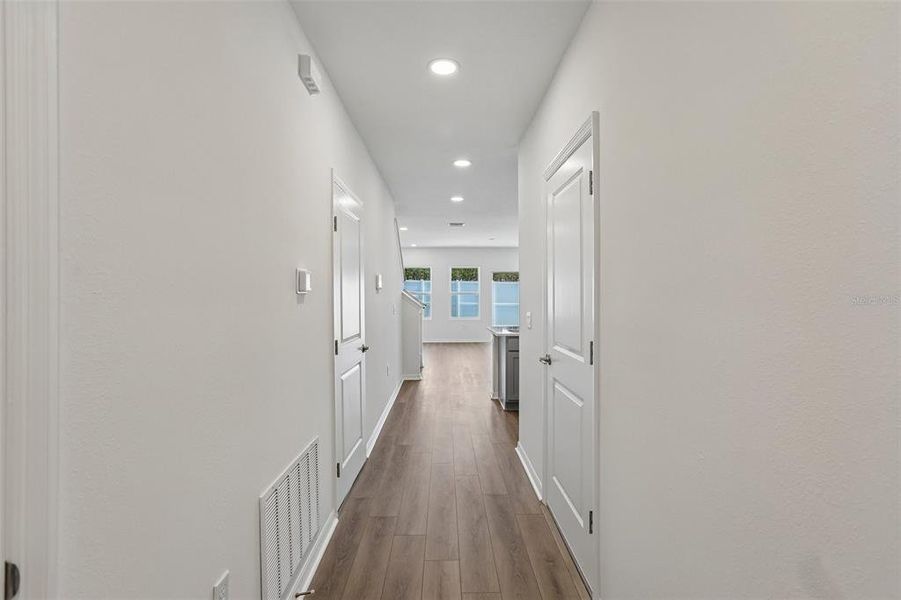 Spacious, unfurnished interior of a new home in Twin Oaks, Zephyrhills (Image 23).