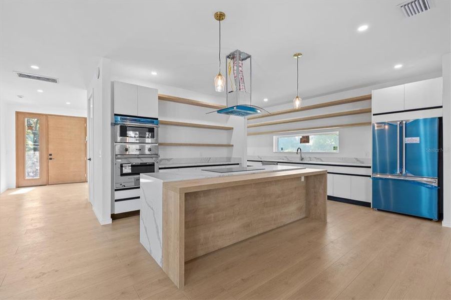 Furnished interior view inside a new home in , Clearwater (Image 14).