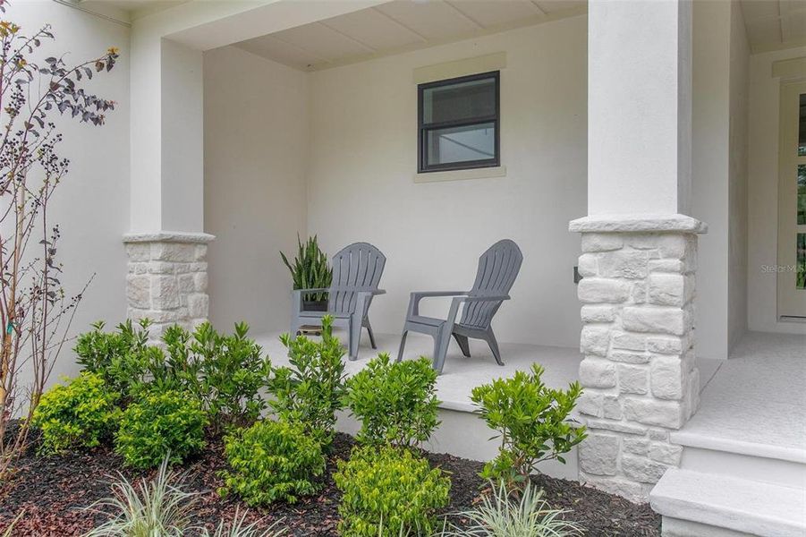 Exterior details and patio area of a home in , Deland (Image 35).