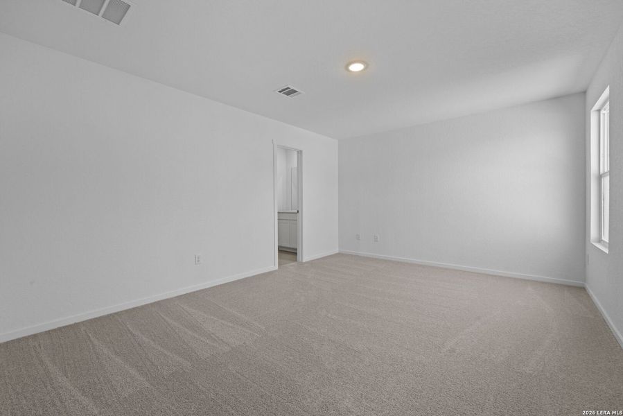 Spacious, unfurnished interior of a new home in Voss Farms: Watermill Collection, New Braunfels (Image 9).