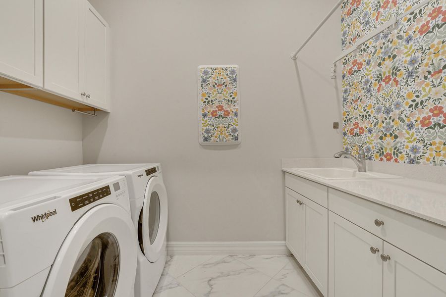 LAUNDRY ROOM W/SINK