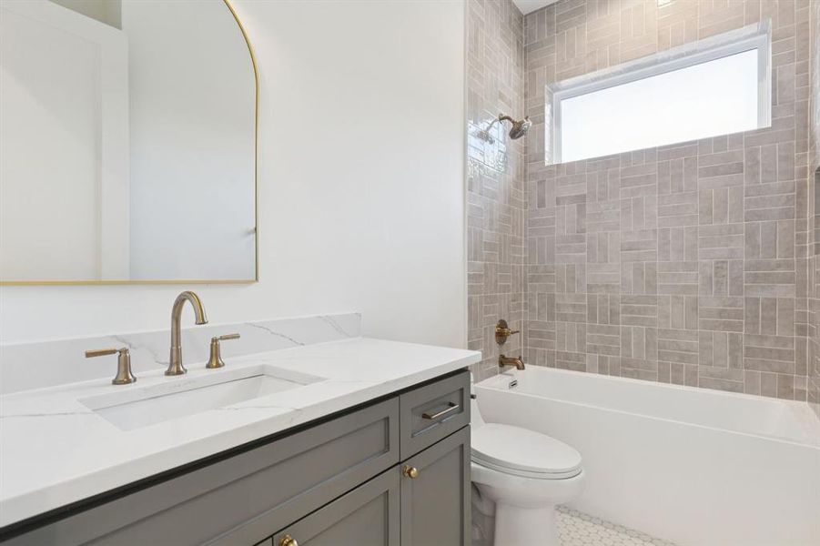 Furnished interior view inside a new home in , Dallas (Image 17).