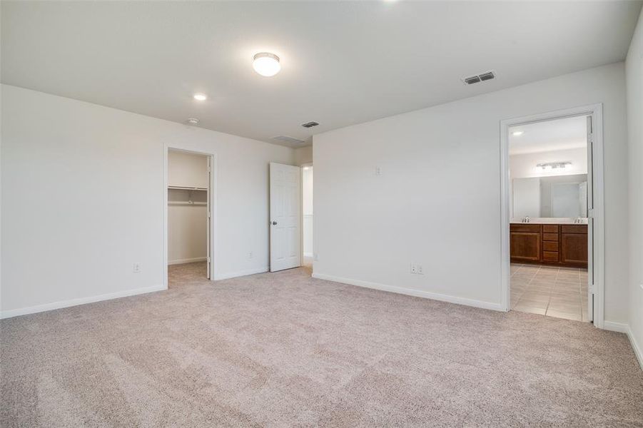 Spacious, unfurnished interior of a new home in Heartland Signature, Crandall (Image 14). Spacious, unfurnished interior of a new home in Heartland Signature, Crandall (Image 14).
