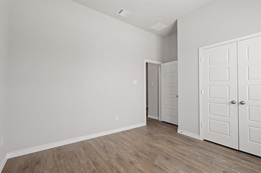 Spacious, unfurnished interior of a new home in Rocky Creek Crossing, Fort Worth (Image 17). Spacious, unfurnished interior of a new home in Rocky Creek Crossing, Fort Worth (Image 17).