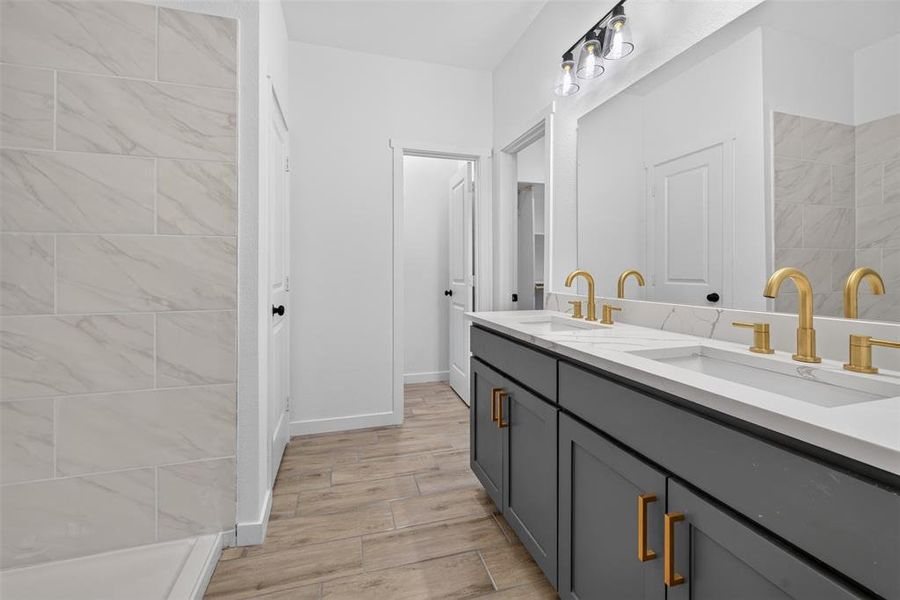 Furnished interior view inside a new home in , Mabank (Image 5).