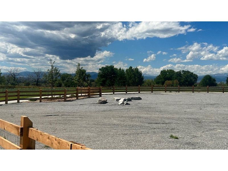 Image 20 of a home in Lakeside Canyon.