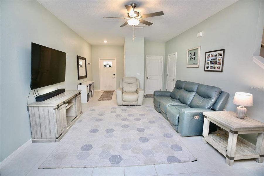 Furnished interior view inside a new home in , Land O' Lakes (Image 31).