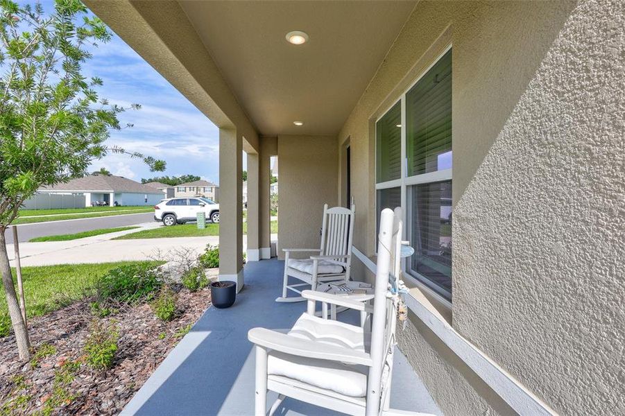Exterior details and patio area of a home in , Tampa (Image 27).