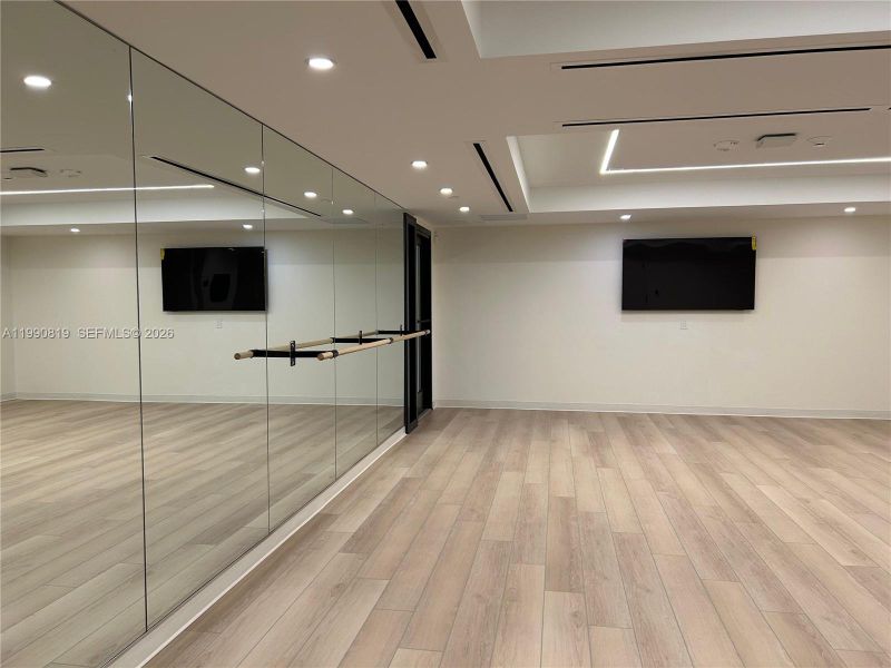 Spacious, unfurnished interior of a new home in , Miami (Image 20).