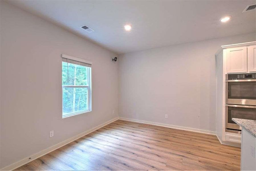Spacious, unfurnished interior of a new home in The Woodlands Preserve, Jackson (Image 41).