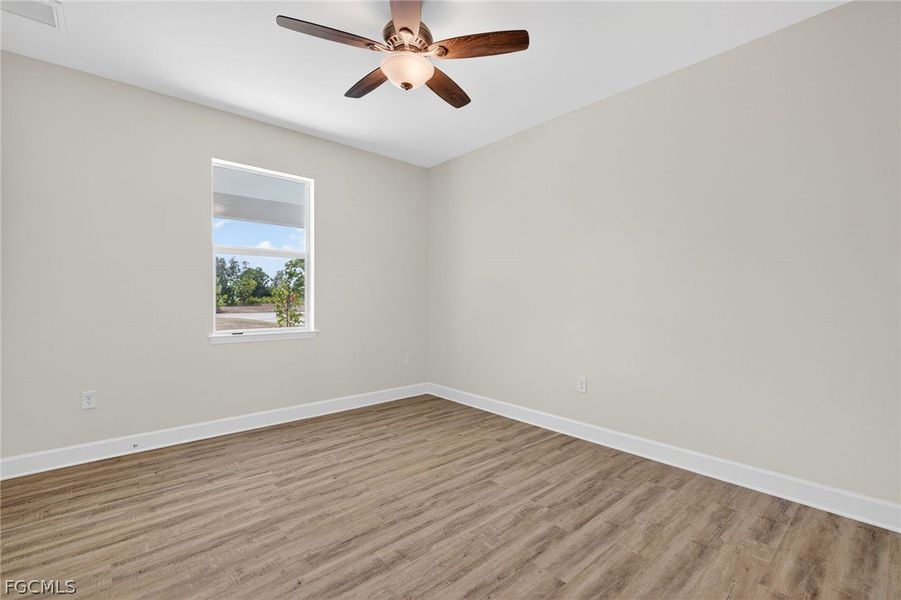 Spacious, unfurnished interior of a new home in Cape Coral, Cape Coral (Image 20).