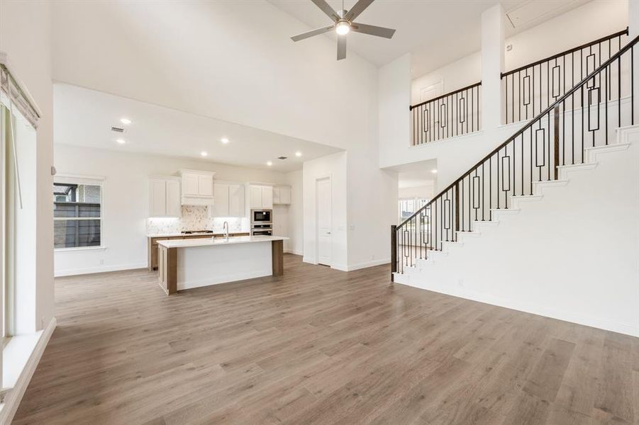 Spacious, unfurnished interior of a new home in Union Park Classic 60, Little Elm (Image 38). Spacious, unfurnished interior of a new home in Union Park Classic 60, Little Elm (Image 38).
