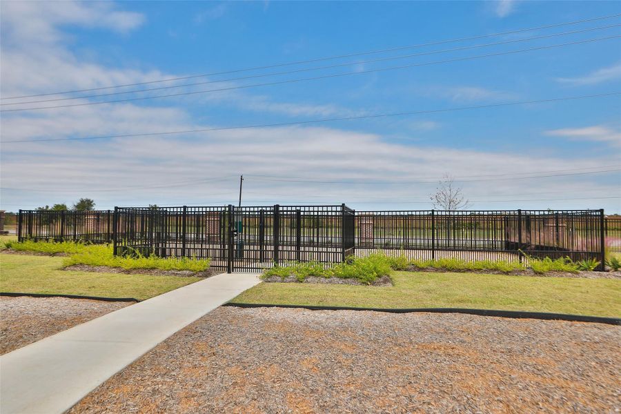Community amenities in Beamer Villas, Friendswood (Image 20).