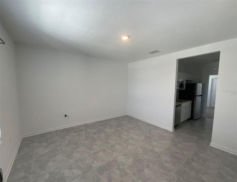 Spacious, unfurnished interior of a new home in Lawson Dunes, Haines City (Image 5).