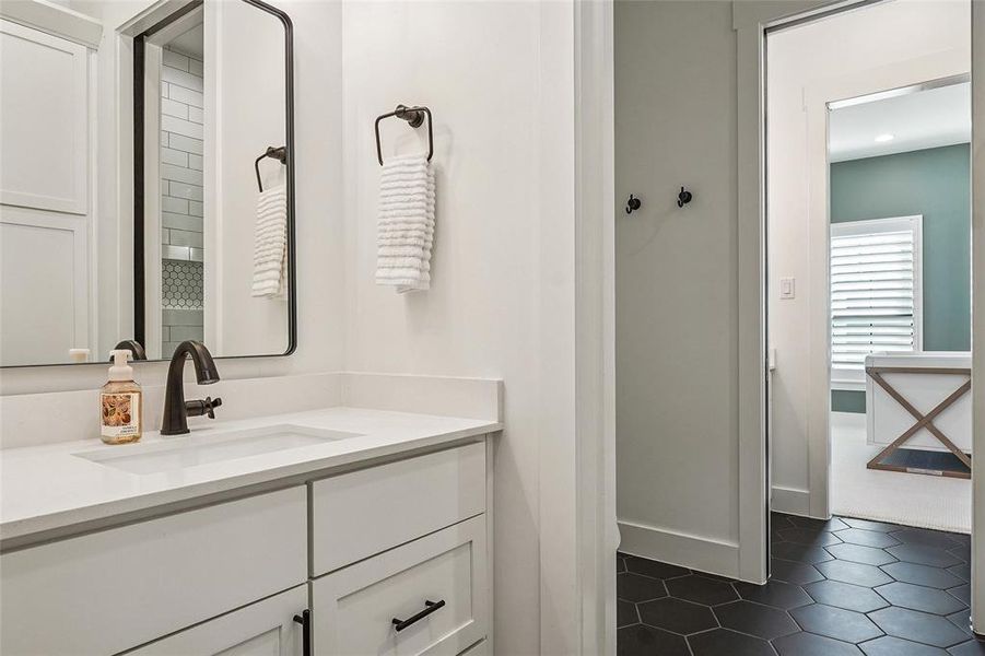 Furnished interior view inside a new home in , Northlake (Image 28).