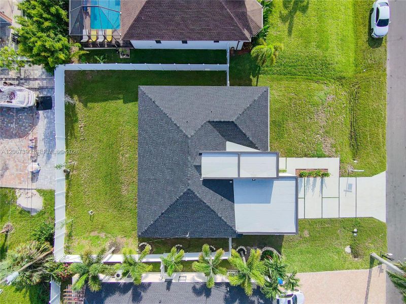 Exterior details and patio area of a home in , Cape Coral (Image 4). Exterior details and patio area of a home in , Cape Coral (Image 4).