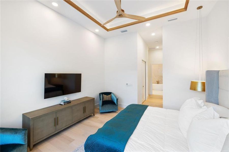 Furnished interior view inside a new home in , Sarasota (Image 55).