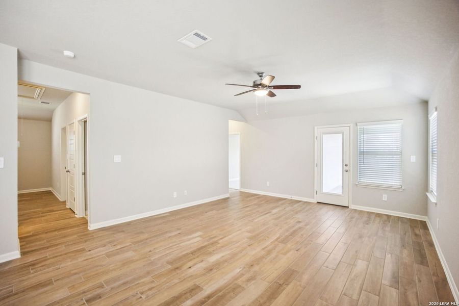 Spacious, unfurnished interior of a new home in Kallison Ranch, San Antonio (Image 16).