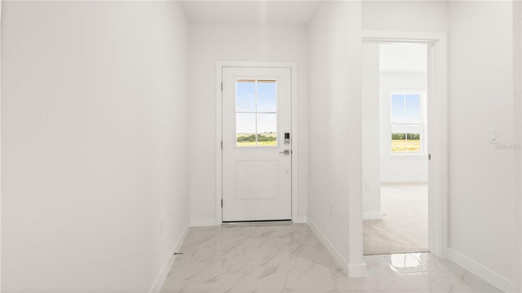 Spacious, unfurnished interior of a new home in Hamilton Bluff, Lake Hamilton (Image 17).