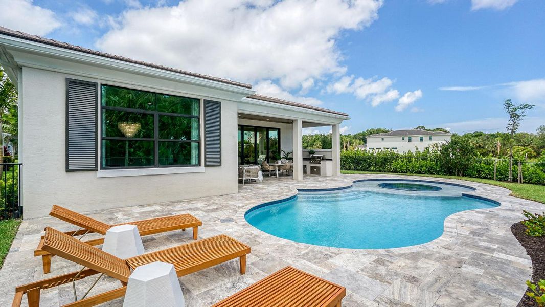 Model Photo used for reference Model Photo used for reference