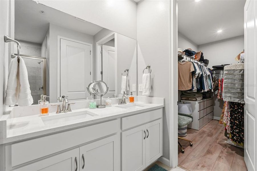 Furnished interior view inside a new home in , Venice (Image 36).