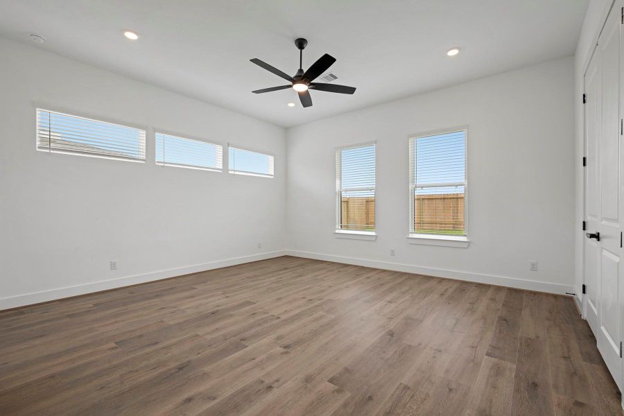 Image 13 of a home in Hallimore Ranch.