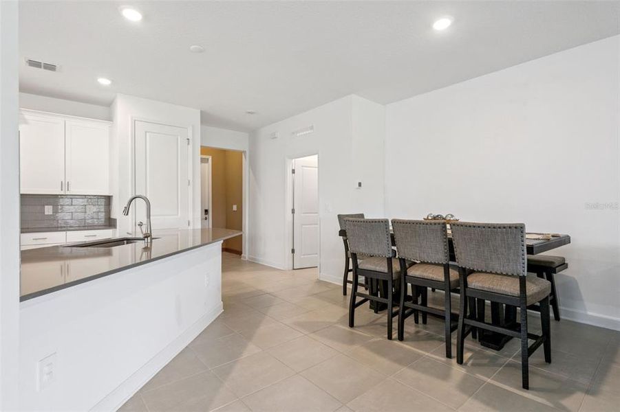 Furnished interior view inside a new home in , Davenport (Image 18). Furnished interior view inside a new home in , Davenport (Image 18).