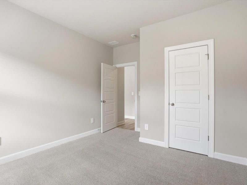 Spacious, unfurnished interior of a new home in Collier Ridge, Moore (Image 20).