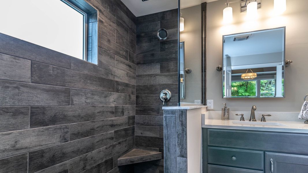 Representative interior finishes for a home built from the The Yorkshire by Norfolk Homes in Coronado Estates, Jackson (Image 24).