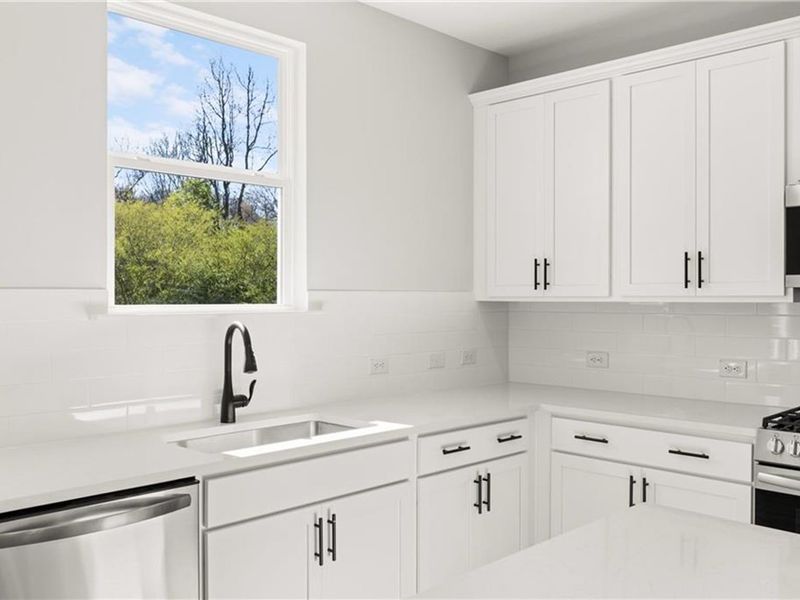 Furnished interior view inside a new home in Cedar Farms, Winder (Image 6).