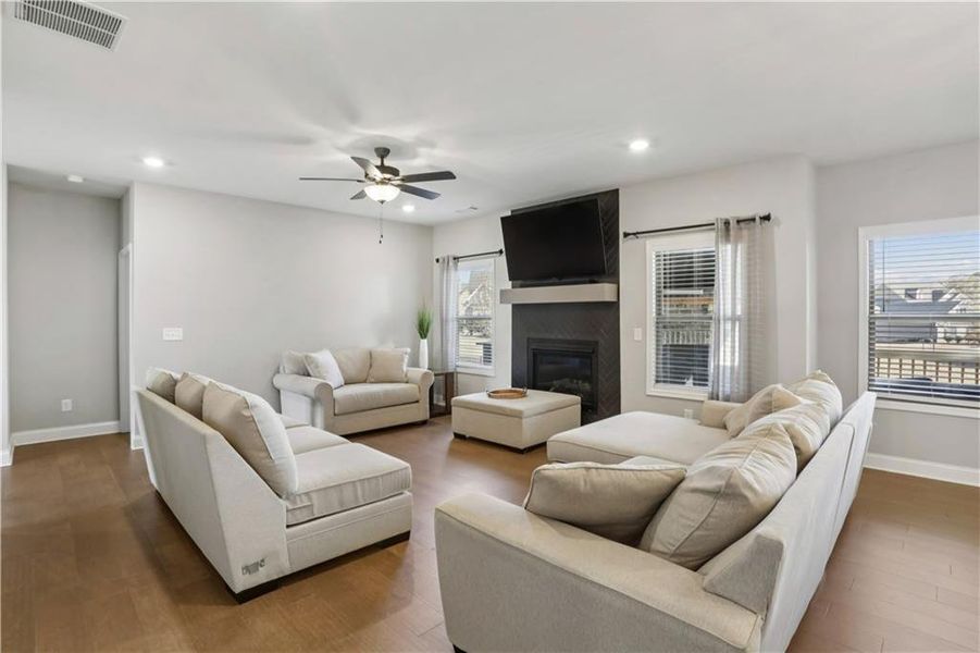 Furnished interior view inside a new home in , Jefferson (Image 9).