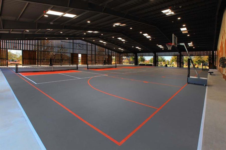 Community amenities in Pecan Square, Northlake (Image 17).