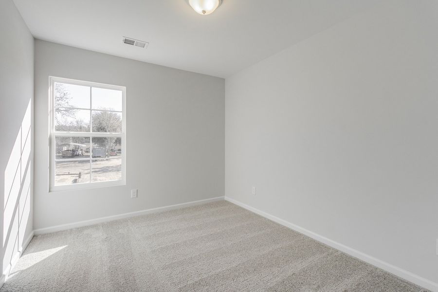Spacious, unfurnished interior of a new home in Astoria, Columbia (Image 25).