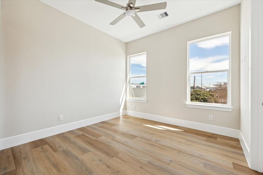 Spacious, unfurnished interior of a new home in , Houston (Image 20).