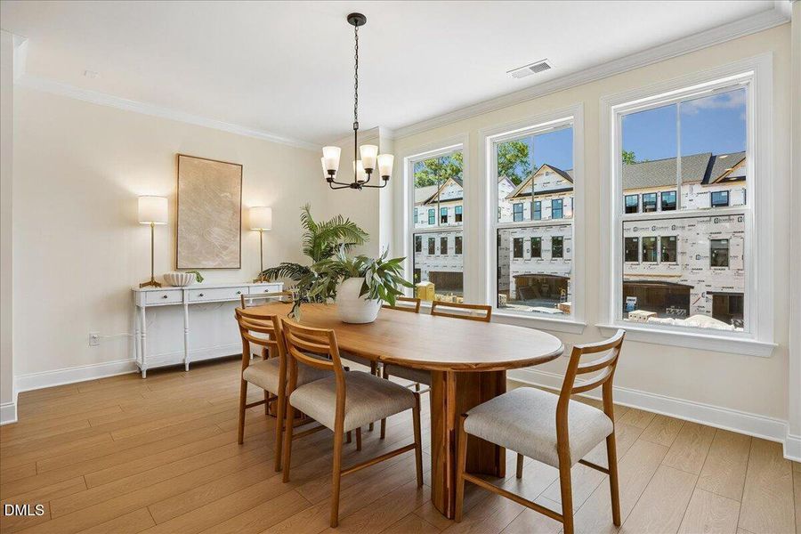 08-Dining Room