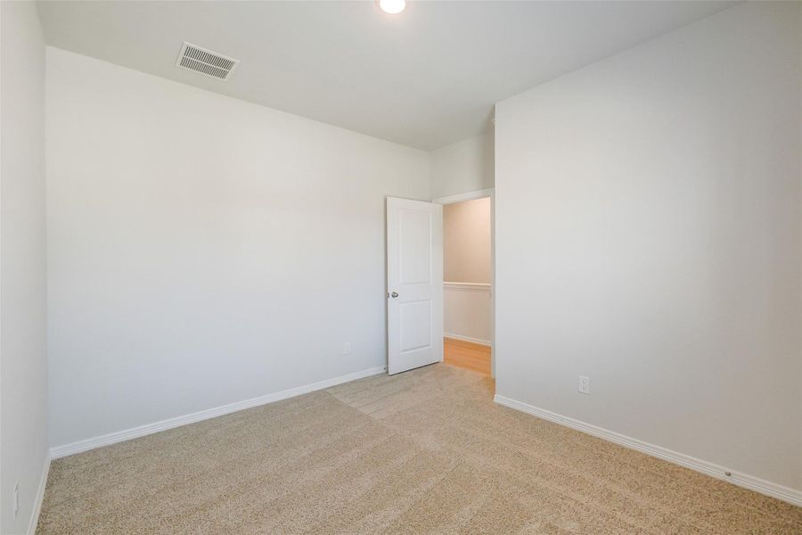Spacious, unfurnished interior of a new home in , Houston (Image 28).