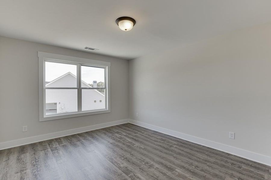 Spacious, unfurnished interior of a new home in , Hartwell (Image 23).