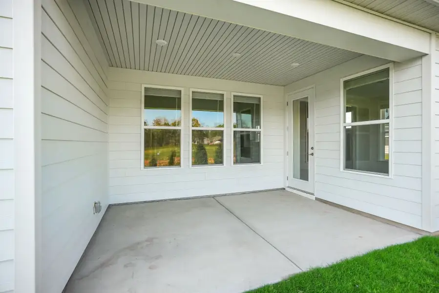 Exterior details and patio area of a home in Kinsdale, Lancaster (Image 41).