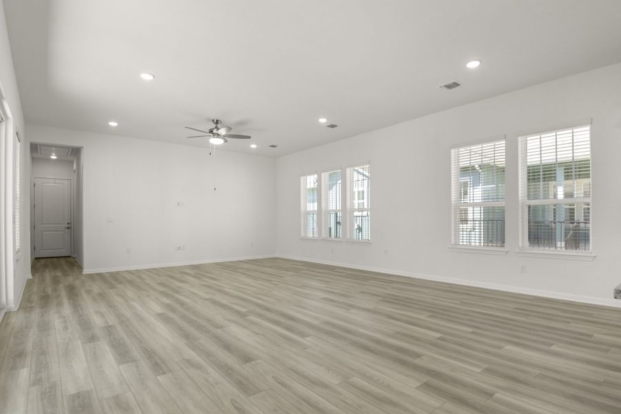 Spacious, unfurnished interior of a new home in Easton Park, Austin (Image 38).
