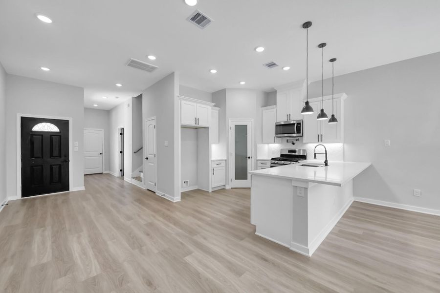 Image 33 of a home in .