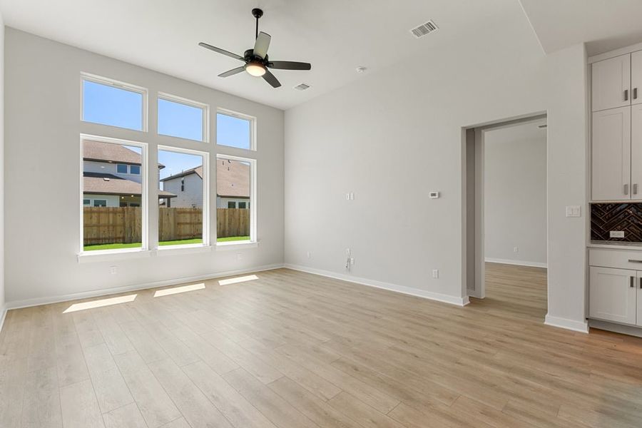 Spacious, unfurnished interior of a new home in Lagos Reserve, Manor (Image 26). Spacious, unfurnished interior of a new home in Lagos Reserve, Manor (Image 26).