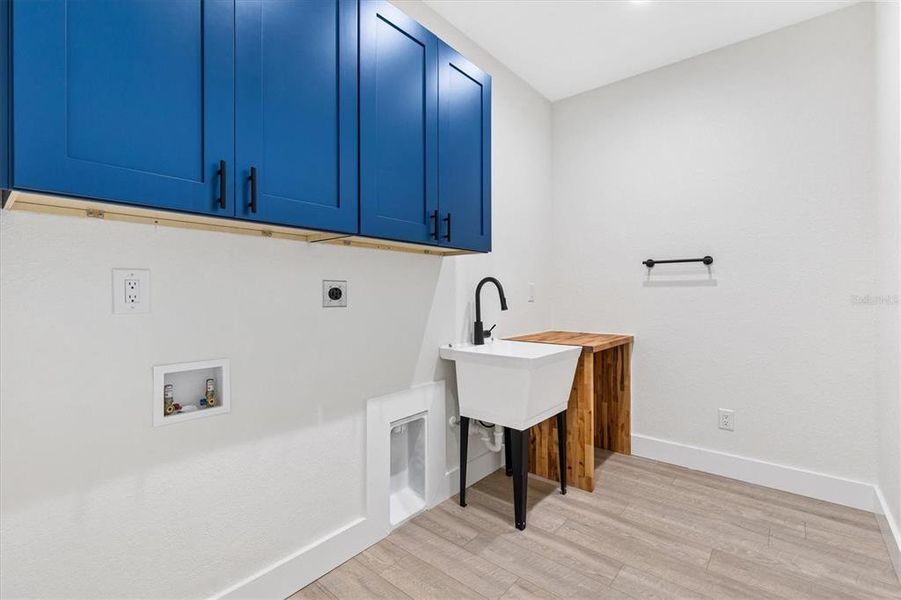 Furnished interior view inside a new home in , Wildwood (Image 9).