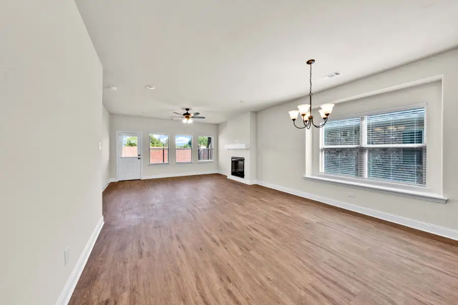 Spacious, unfurnished interior of a new home in Summerwood, Red Oak (Image 16).