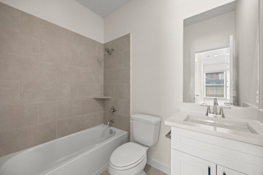 Furnished interior view inside a new home in Ashland, Houston (Image 11).