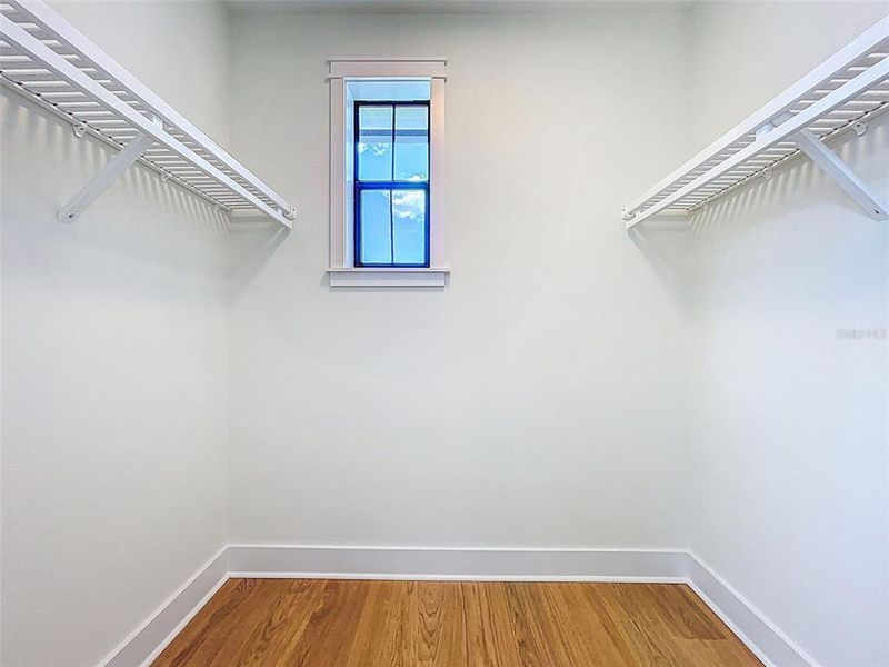 Spacious, unfurnished interior of a new home in , Tampa (Image 84).