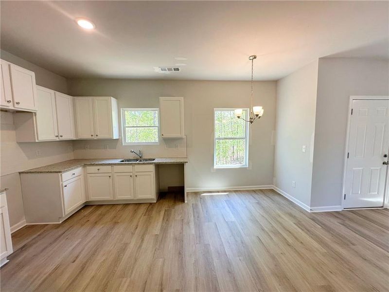 Spacious, unfurnished interior of a new home in , Dallas (Image 13).