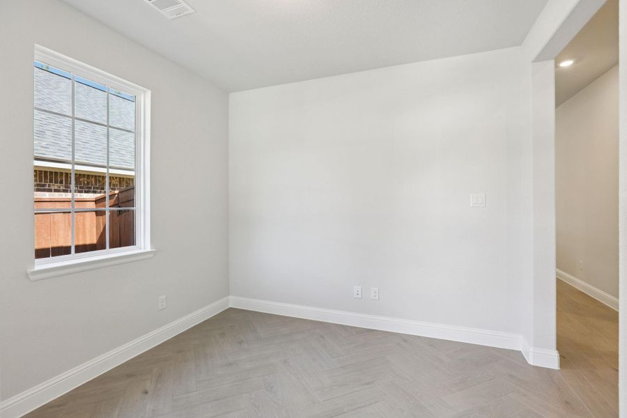 Spacious, unfurnished interior of a new home in Woodhavyn 40', Magnolia (Image 18).